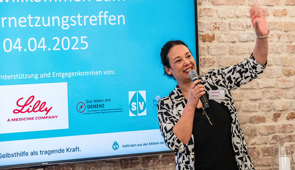 DDSA Vernetzungstreffen 04042025_0022_NZ7_1165_1 Foto: Wolfgang Grill Moderatorin Mag.a Saskia Lackner beim DDSA Vernetzungstreffen